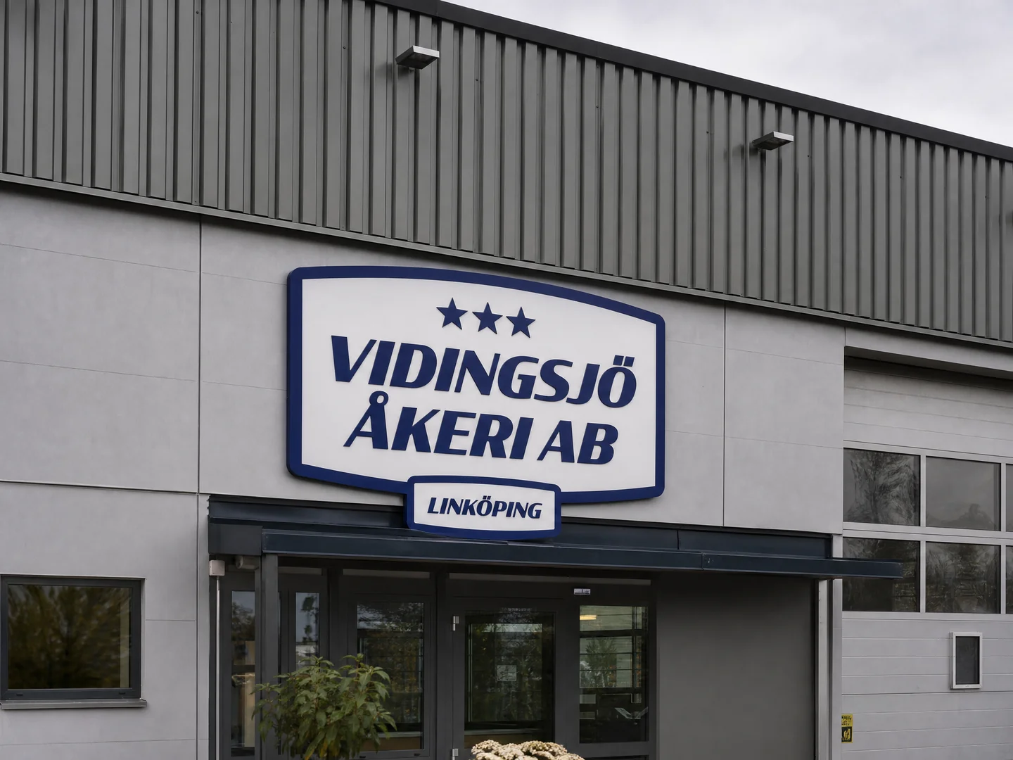 Fasadskylt för Vidingsjö Åkeri AB