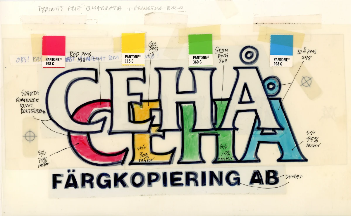 CEHÅ:s ursprungliga logotypskiss med tejp, handskrivna anvisningar och fyra Pantoneprover i rött, gult, grönt och blått.